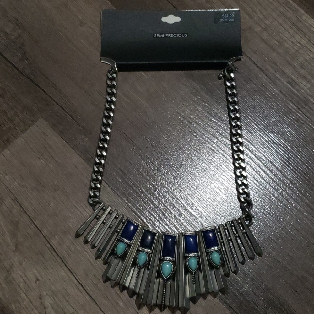 🍇2/$25 Necklace semi-precious